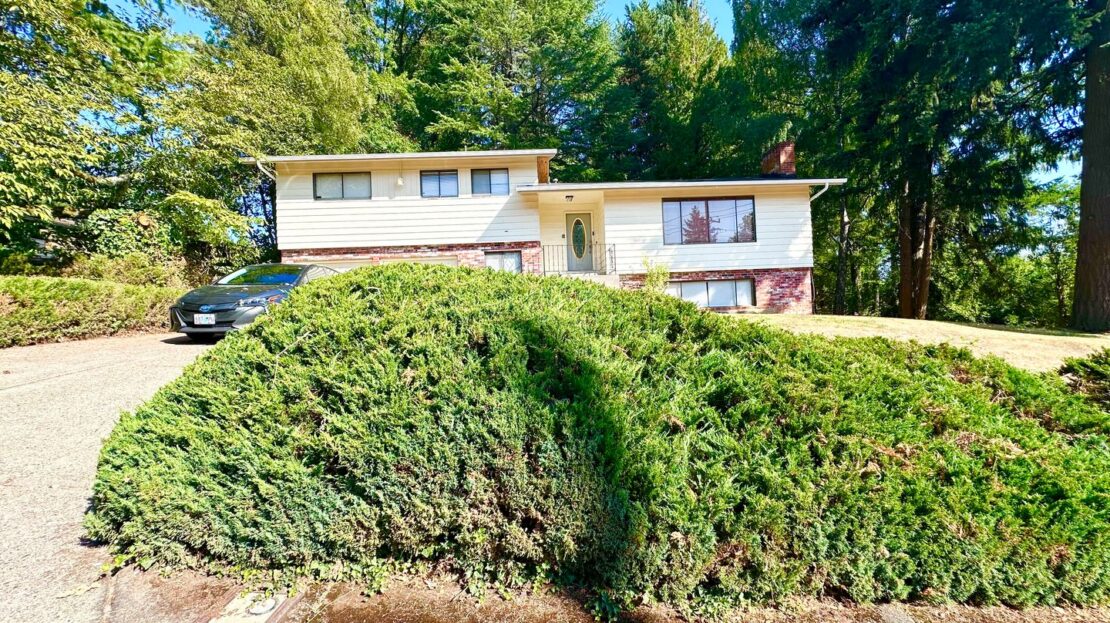 13570 Shireva Dr.  - Lake Oswego - Oregon - 3 bed, 2.5 bath rental property