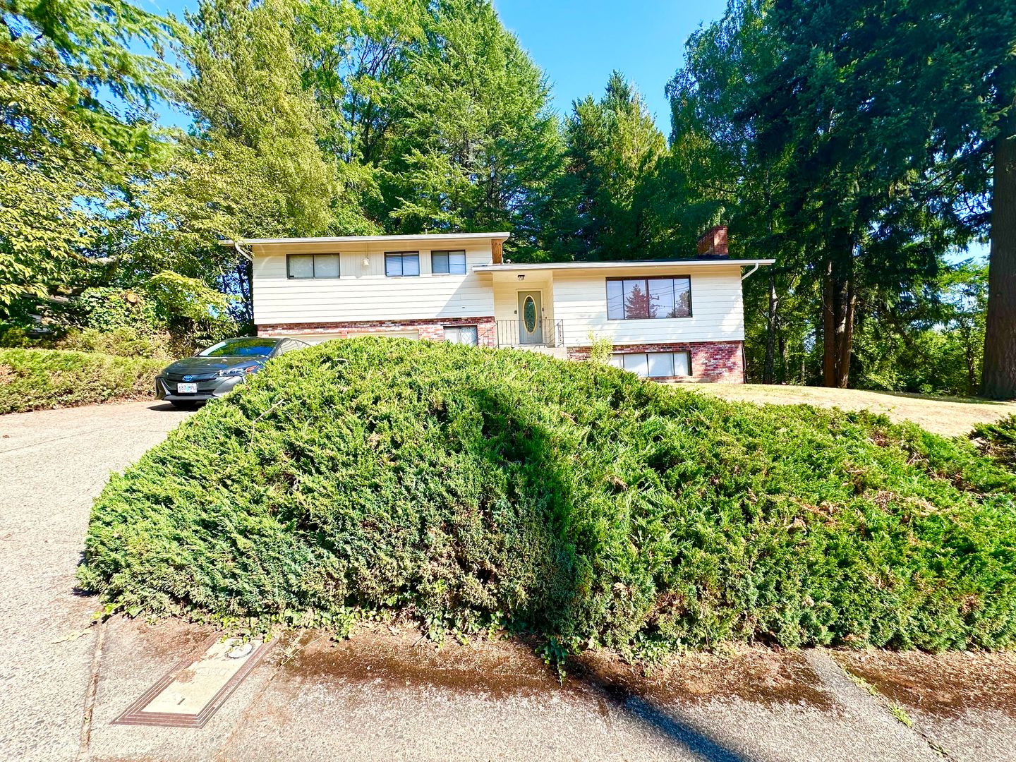 13570 Shireva Dr.  - Lake Oswego - Oregon - 3 bed, 2.5 bath rental property