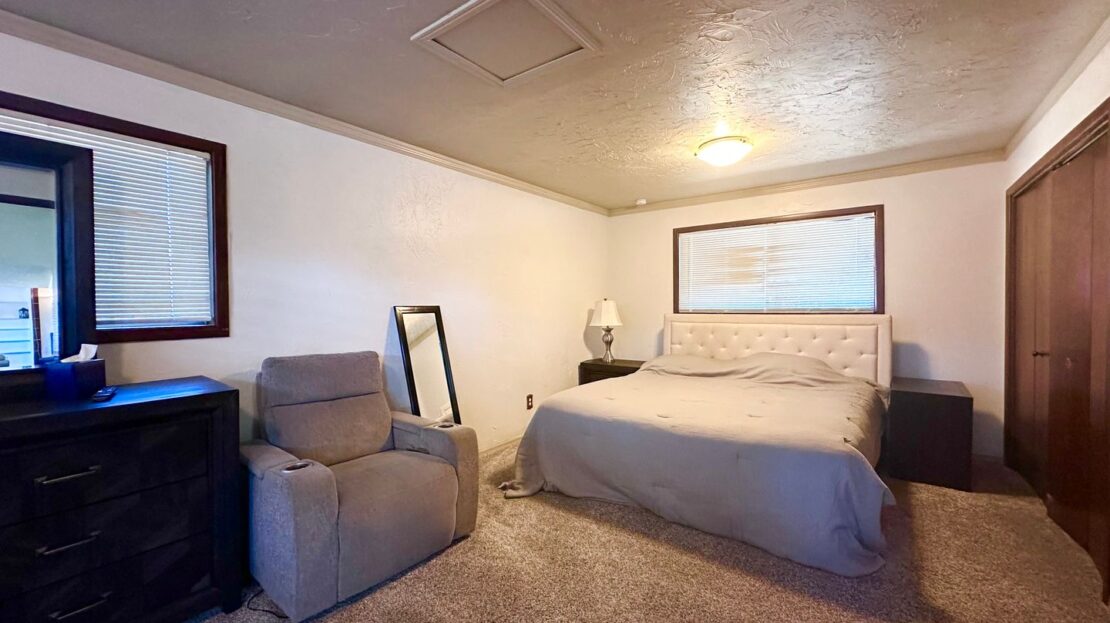 13570 Shireva Dr.  - Lake Oswego - Oregon - 3 bed, 2.5 bath rental property