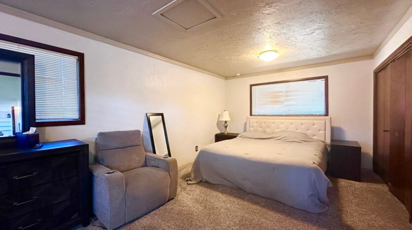 13570 Shireva Dr.  - Lake Oswego - Oregon - 3 bed, 2.5 bath rental property