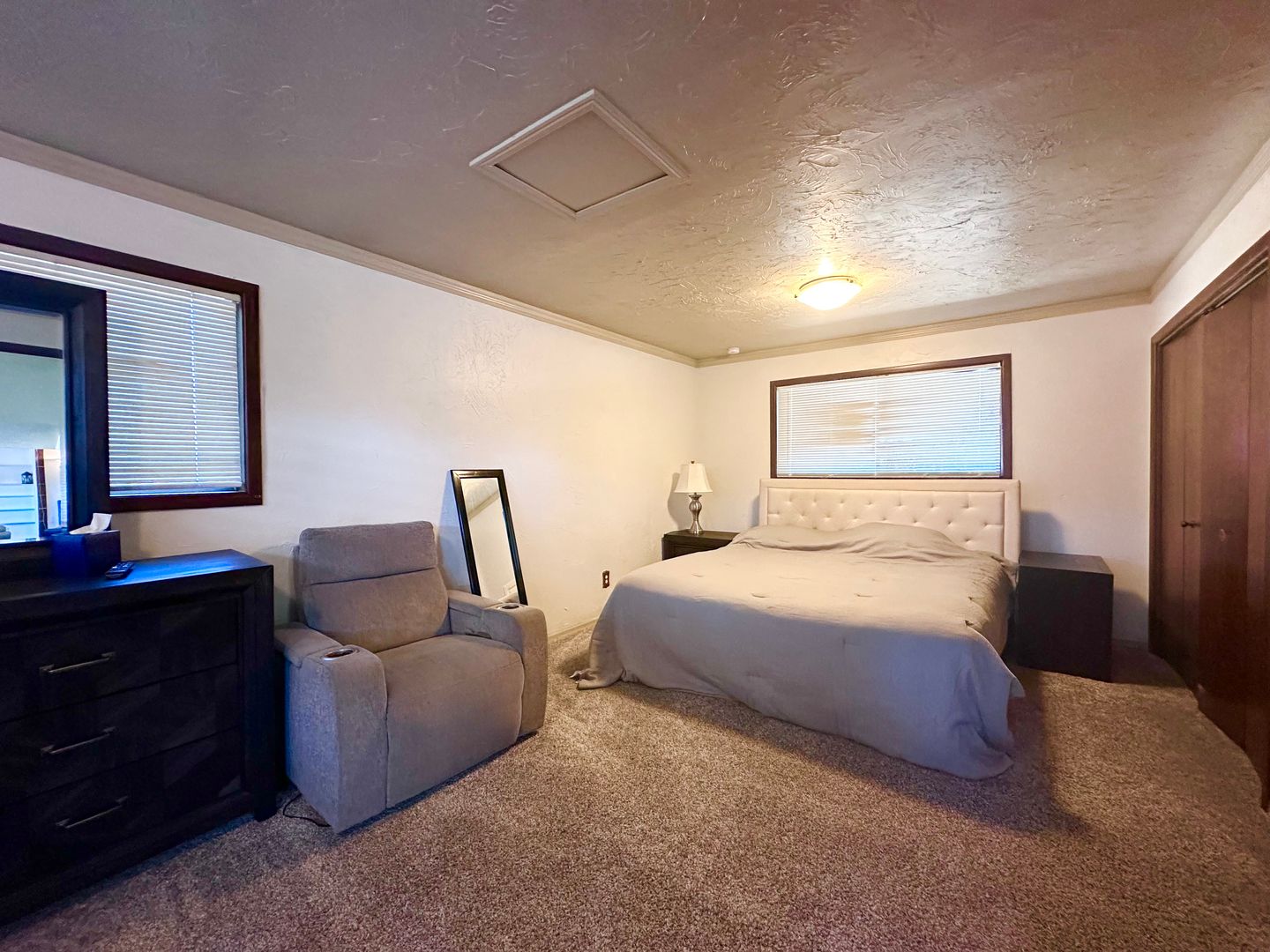 13570 Shireva Dr.  - Lake Oswego - Oregon - 3 bed, 2.5 bath rental property