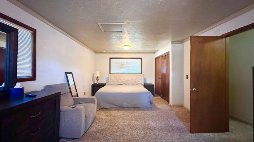 13570 Shireva Dr.  - Lake Oswego - Oregon - 3 bed, 2.5 bath rental property