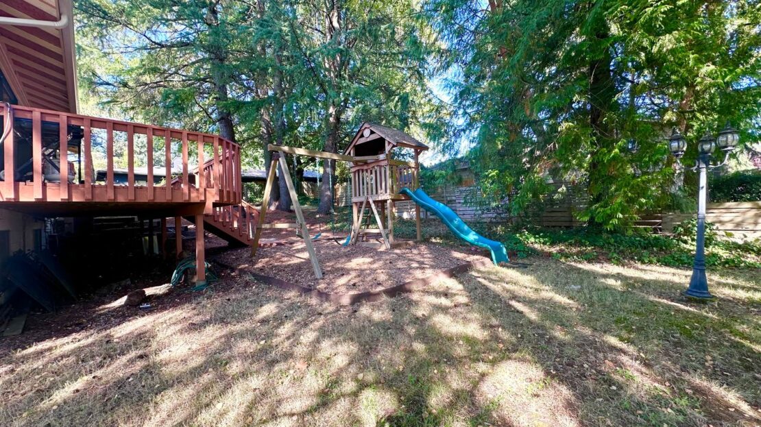 13570 Shireva Dr.  - Lake Oswego - Oregon - 3 bed, 2.5 bath rental property