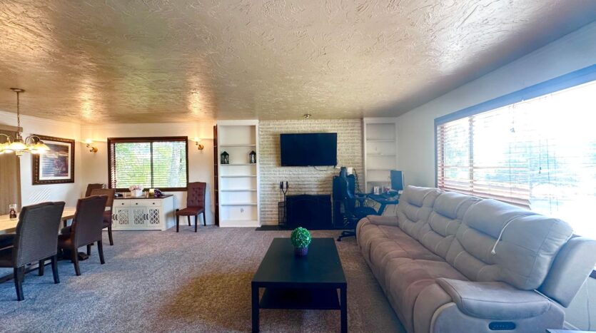 13570 Shireva Dr.  - Lake Oswego - Oregon - 3 bed, 2.5 bath rental property