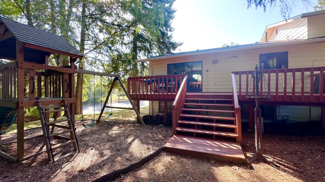 13570 Shireva Dr.  - Lake Oswego - Oregon - 3 bed, 2.5 bath rental property