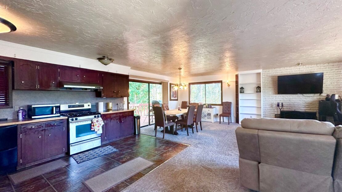 13570 Shireva Dr.  - Lake Oswego - Oregon - 3 bed, 2.5 bath rental property