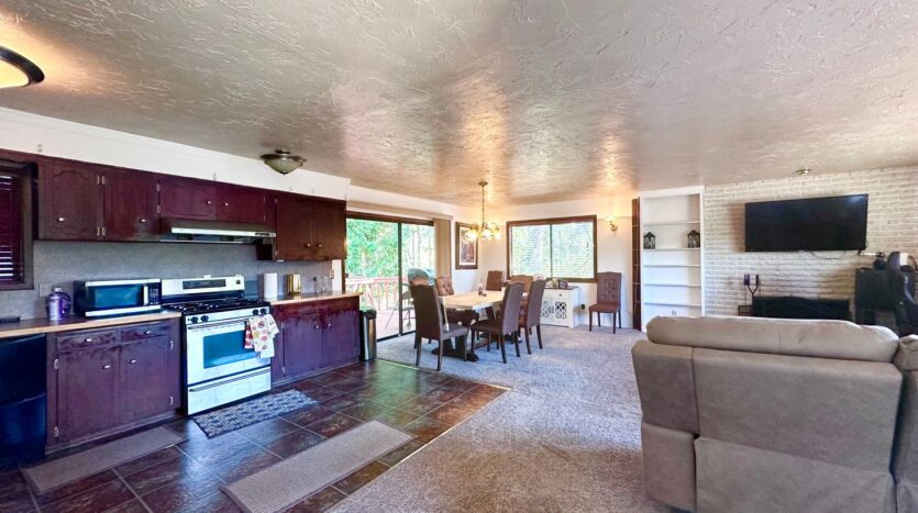 13570 Shireva Dr.  - Lake Oswego - Oregon - 3 bed, 2.5 bath rental property