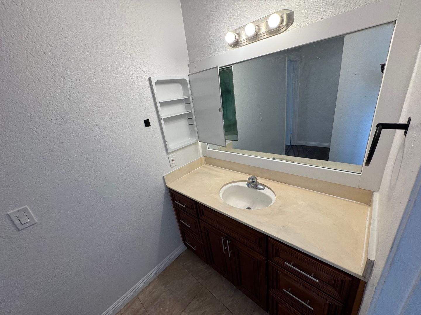 13751 Cherry St. - Westminster - California - 2 bed, 1 bath rental property
