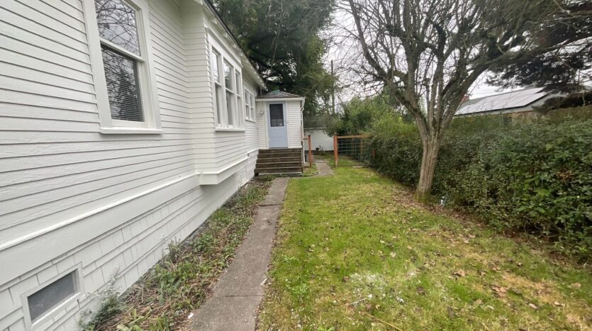 1402 E Skagit St - Mount Vernon - Washington - 3 bed, 1 bath rental property