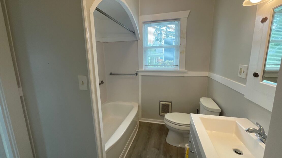 1402 E Skagit St - Mount Vernon - Washington - 3 bed, 1 bath rental property