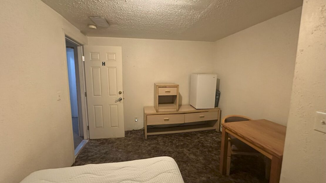 1410 Main Street - Unit H - Susanville - California - 1 bed, 2 bath rental property