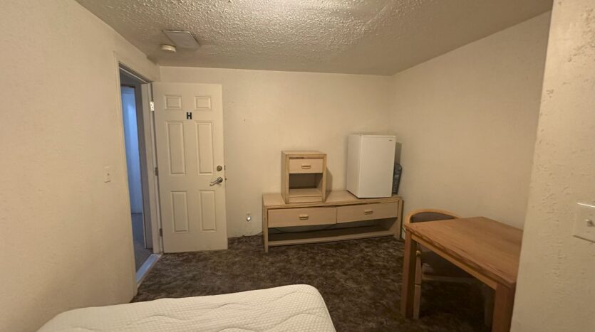 1410 Main Street - Unit H - Susanville - California - 1 bed, 2 bath rental property