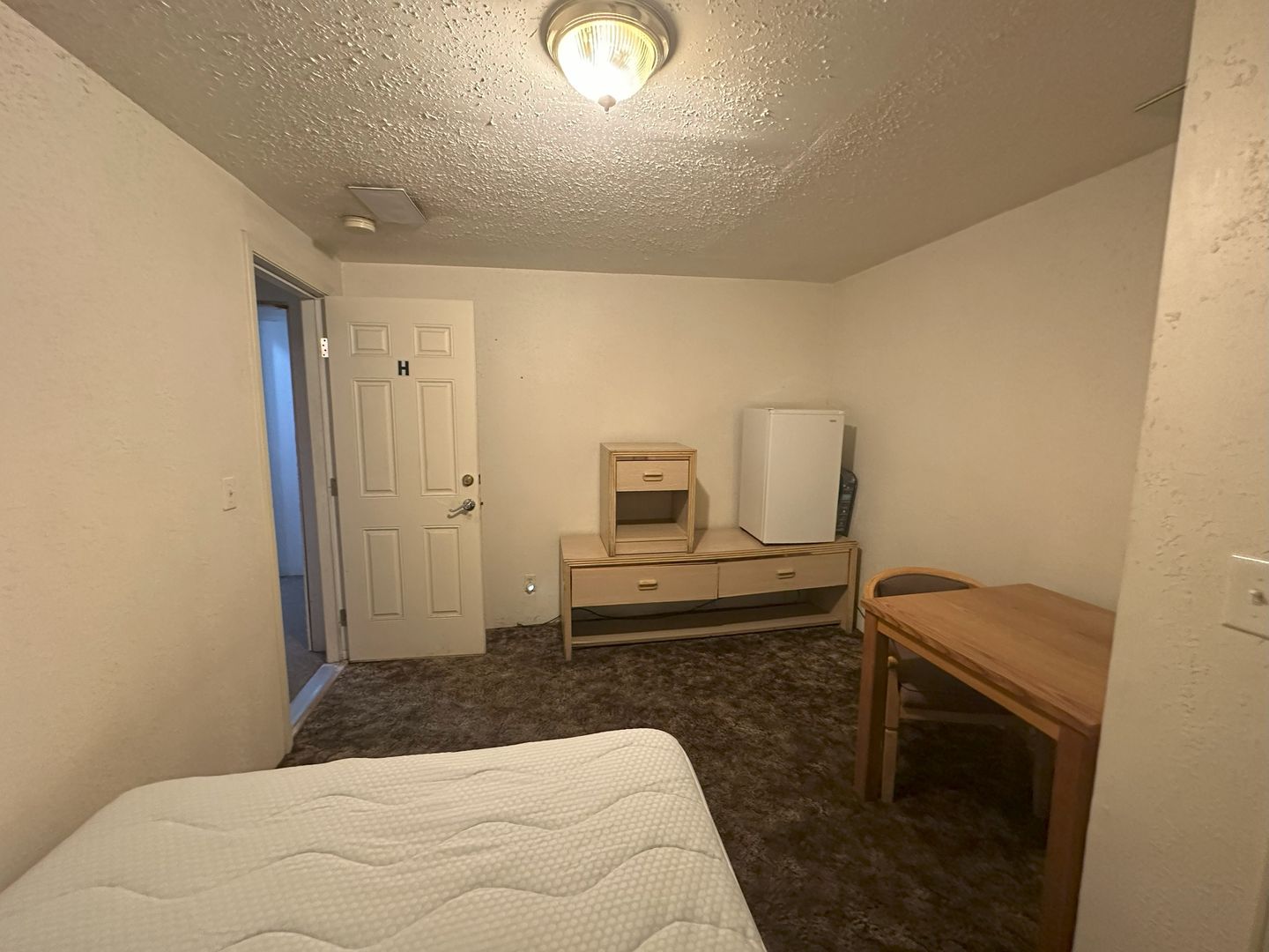 1410 Main Street - Unit H - Susanville - California - 1 bed, 2 bath rental property