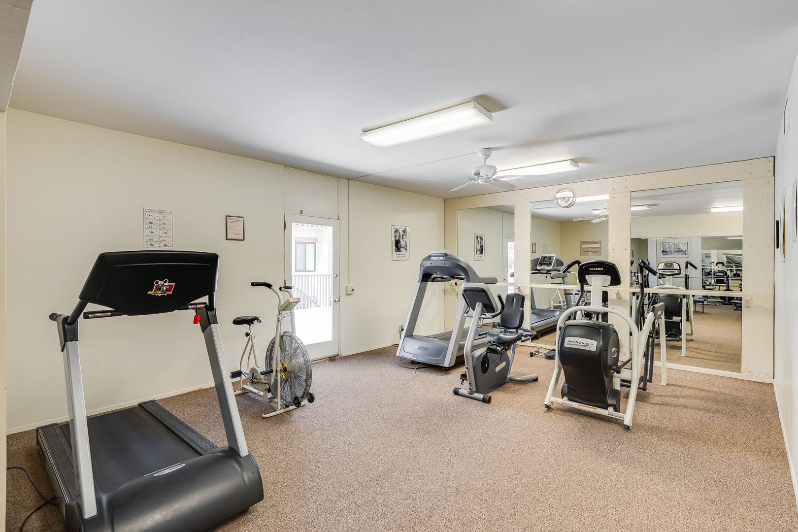 1411 N Sunrise Way  Unit 18 - Palm Springs - California - 2 bed, 2 bath rental property