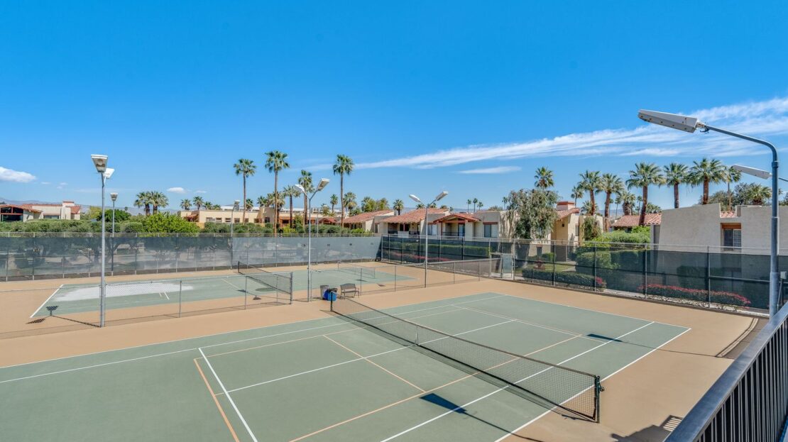 1411 N Sunrise Way  Unit 18 - Palm Springs - California - 2 bed, 2 bath rental property