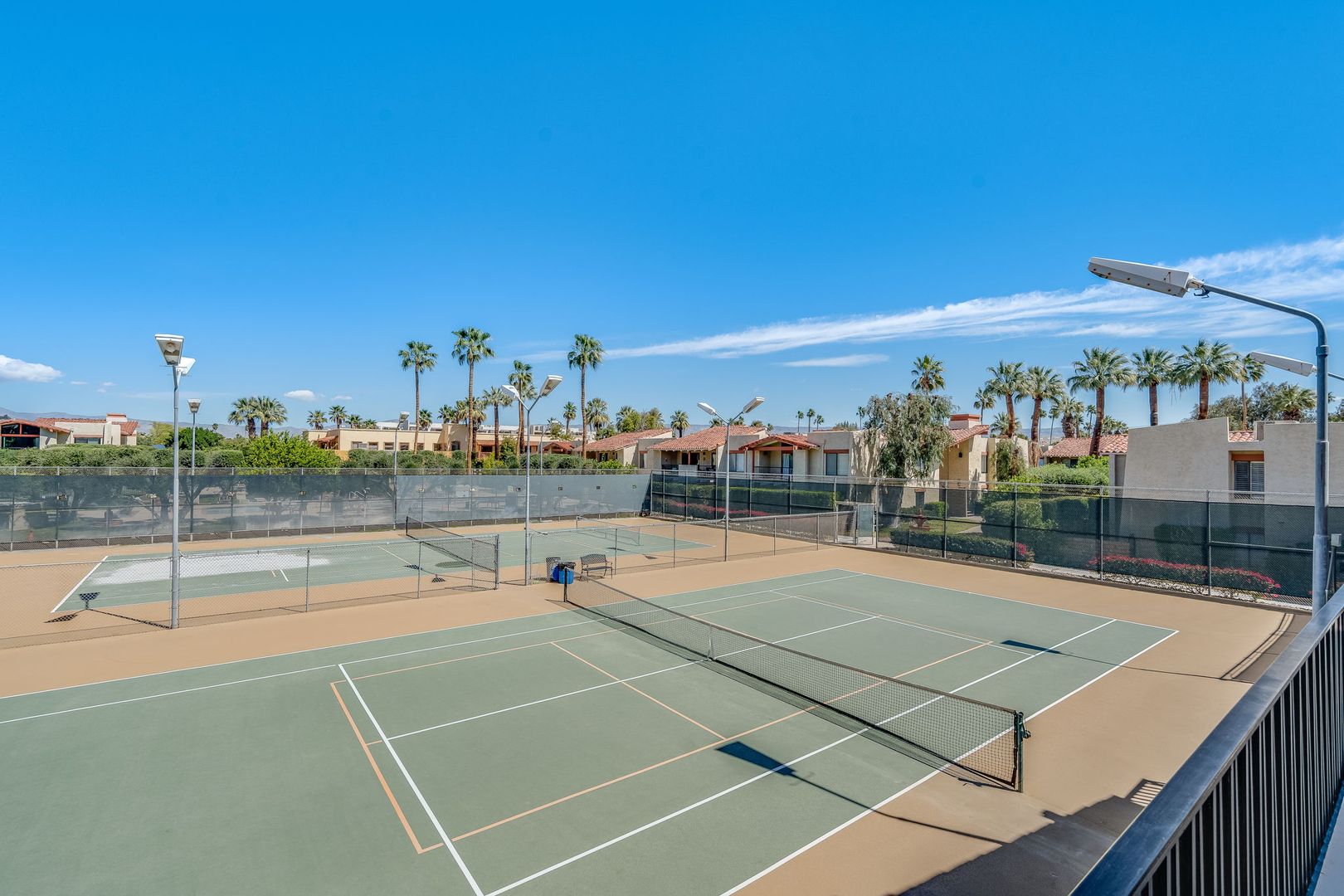 1411 N Sunrise Way  Unit 18 - Palm Springs - California - 2 bed, 2 bath rental property