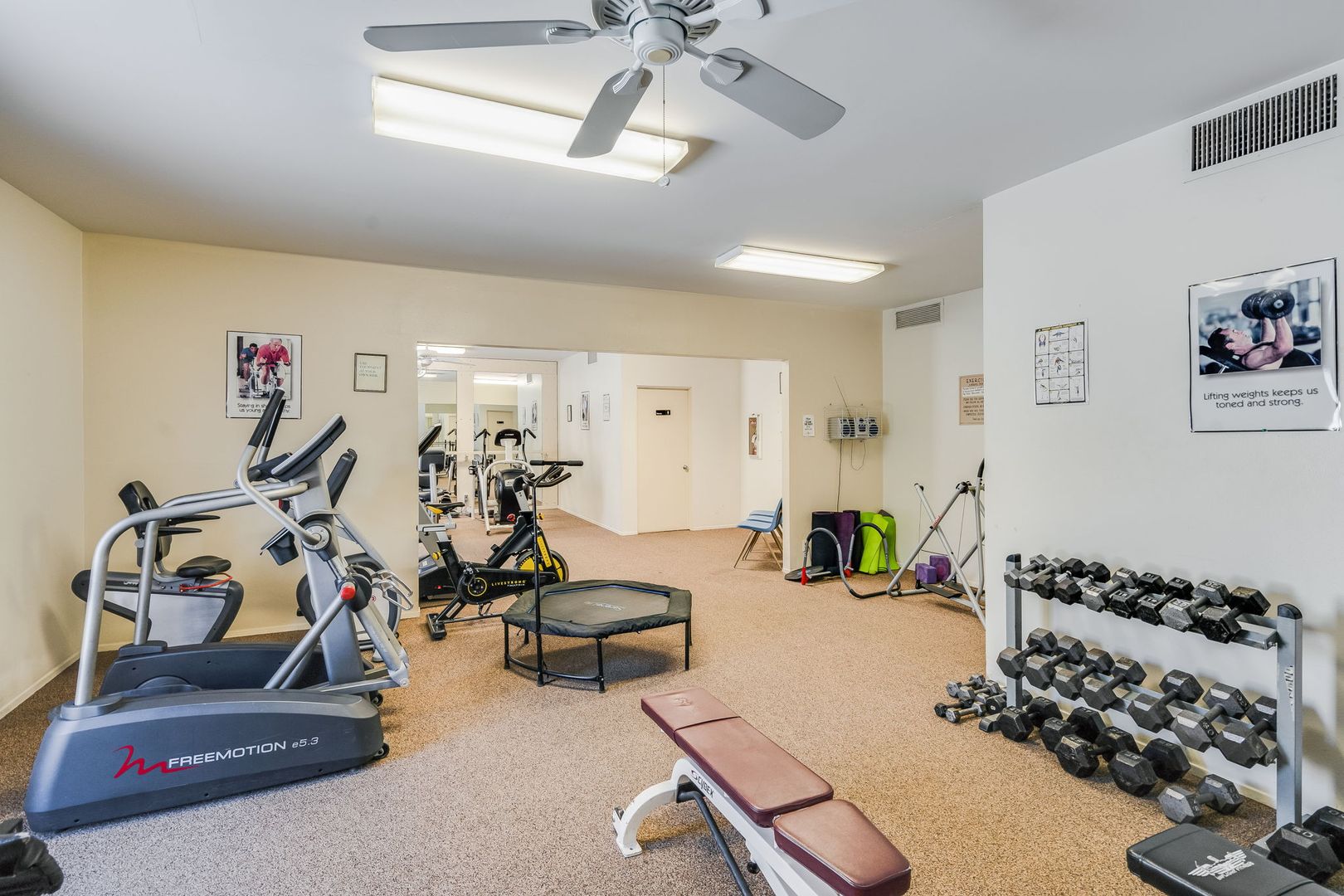 1411 N Sunrise Way  Unit 18 - Palm Springs - California - 2 bed, 2 bath rental property