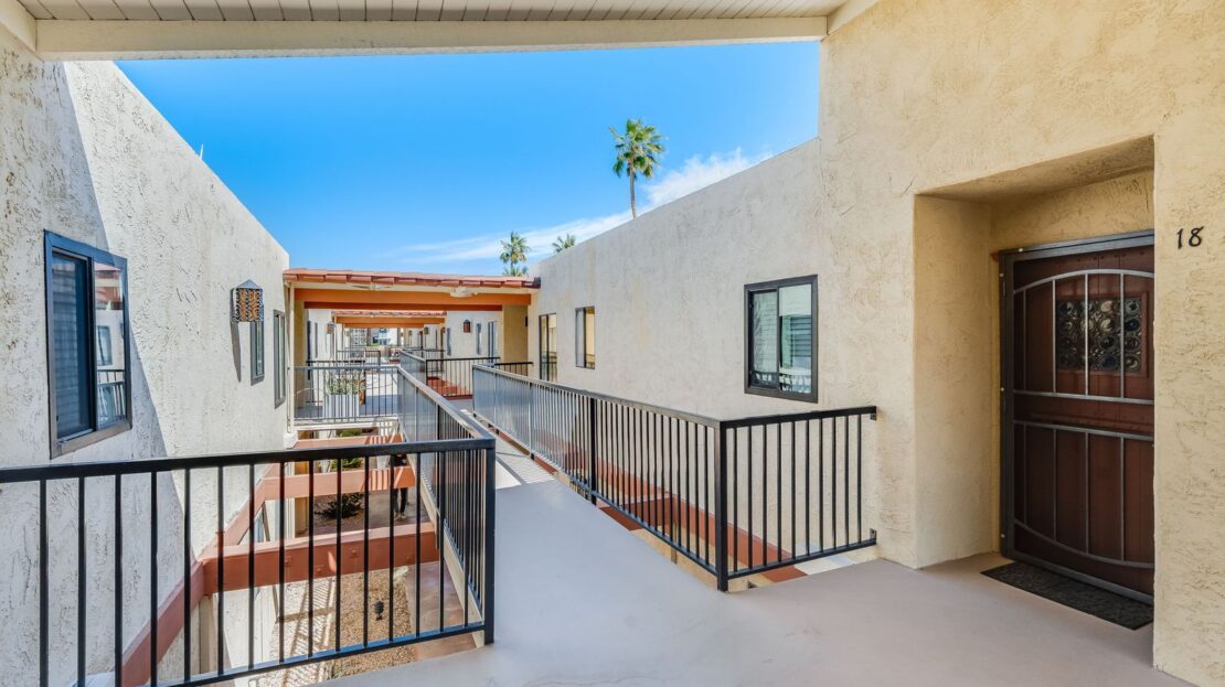 1411 N Sunrise Way  Unit 18 - Palm Springs - California - 2 bed, 2 bath rental property
