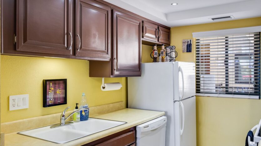 1411 N Sunrise Way  Unit 18 - Palm Springs - California - 2 bed, 2 bath rental property