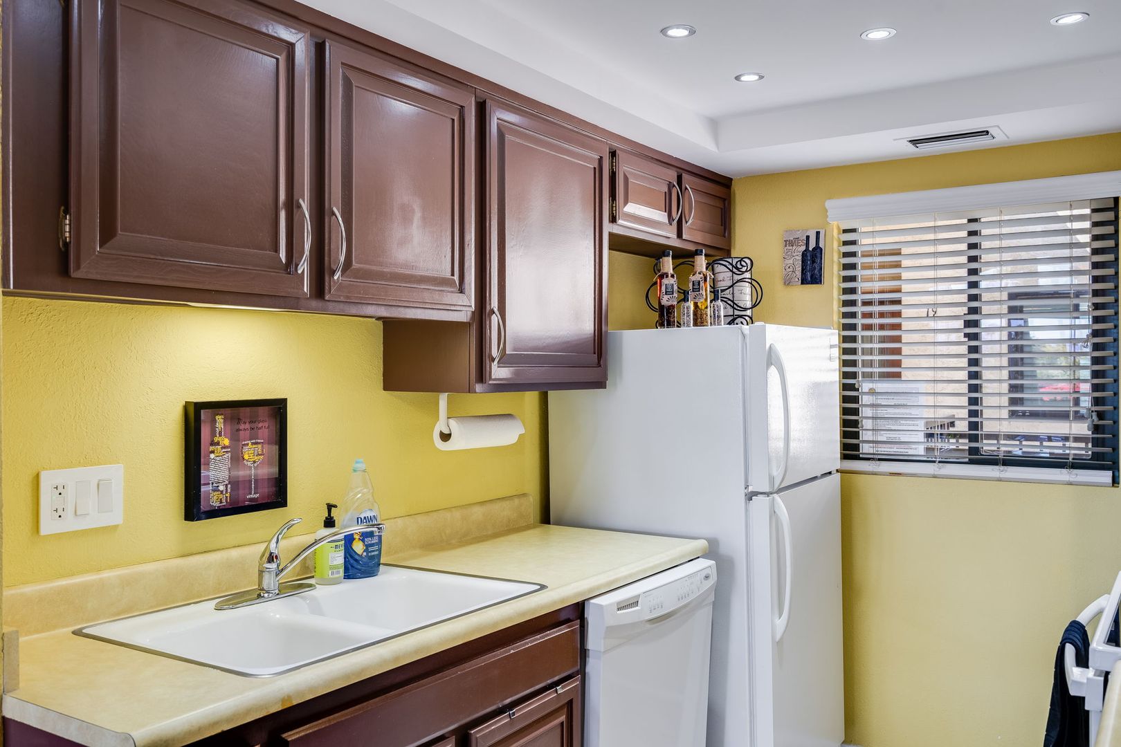 1411 N Sunrise Way  Unit 18 - Palm Springs - California - 2 bed, 2 bath rental property