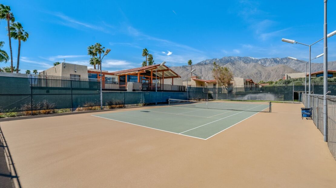 1411 N Sunrise Way  Unit 18 - Palm Springs - California - 2 bed, 2 bath rental property
