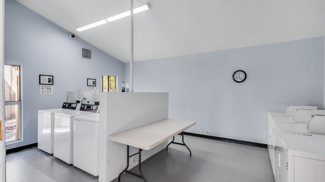 1411 N Sunrise Way  Unit 18 - Palm Springs - California - 2 bed, 2 bath rental property