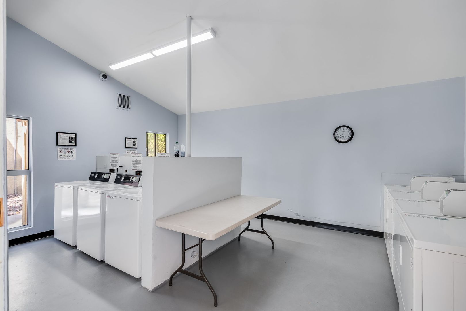 1411 N Sunrise Way  Unit 18 - Palm Springs - California - 2 bed, 2 bath rental property