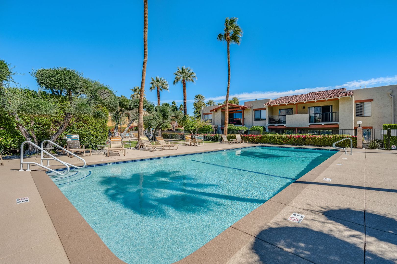 1411 N Sunrise Way  Unit 18 - Palm Springs - California - 2 bed, 2 bath rental property