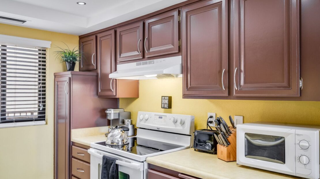 1411 N Sunrise Way  Unit 18 - Palm Springs - California - 2 bed, 2 bath rental property