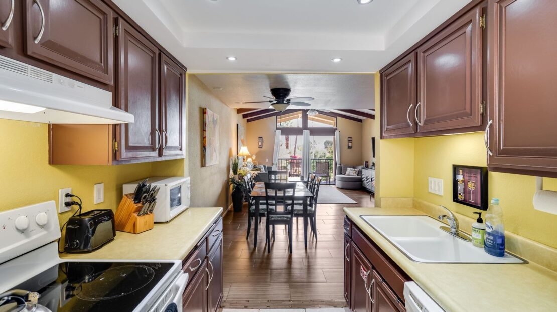 1411 N Sunrise Way  Unit 18 - Palm Springs - California - 2 bed, 2 bath rental property