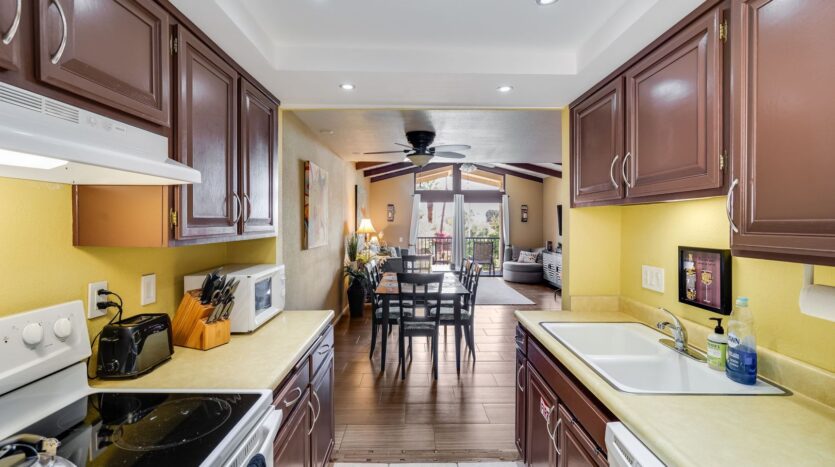 1411 N Sunrise Way  Unit 18 - Palm Springs - California - 2 bed, 2 bath rental property