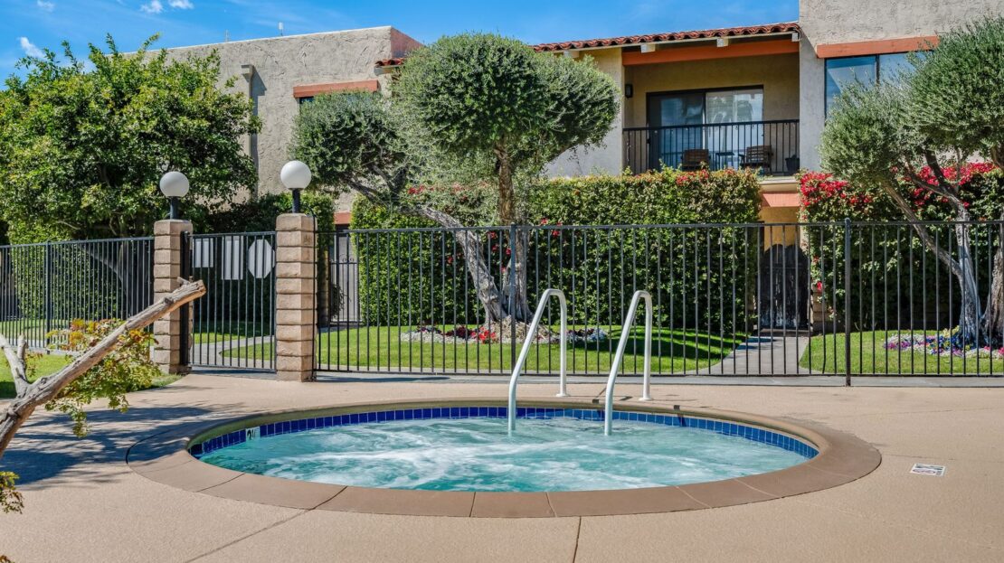 1411 N Sunrise Way  Unit 18 - Palm Springs - California - 2 bed, 2 bath rental property