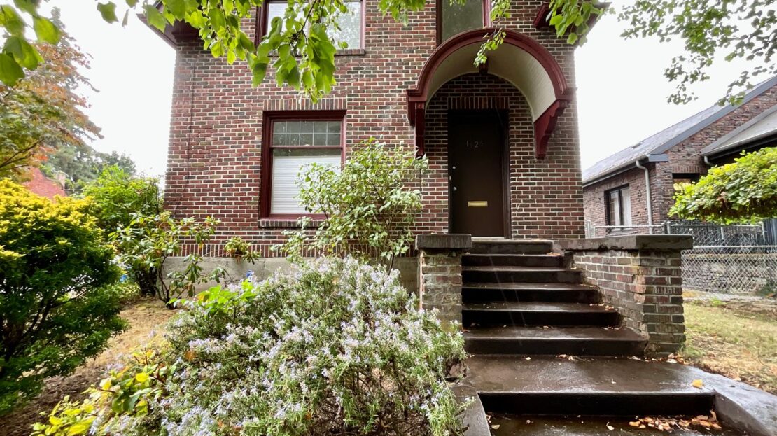 1425 32nd Ave S - Seattle - Washington - 3 bed, 2 bath rental property