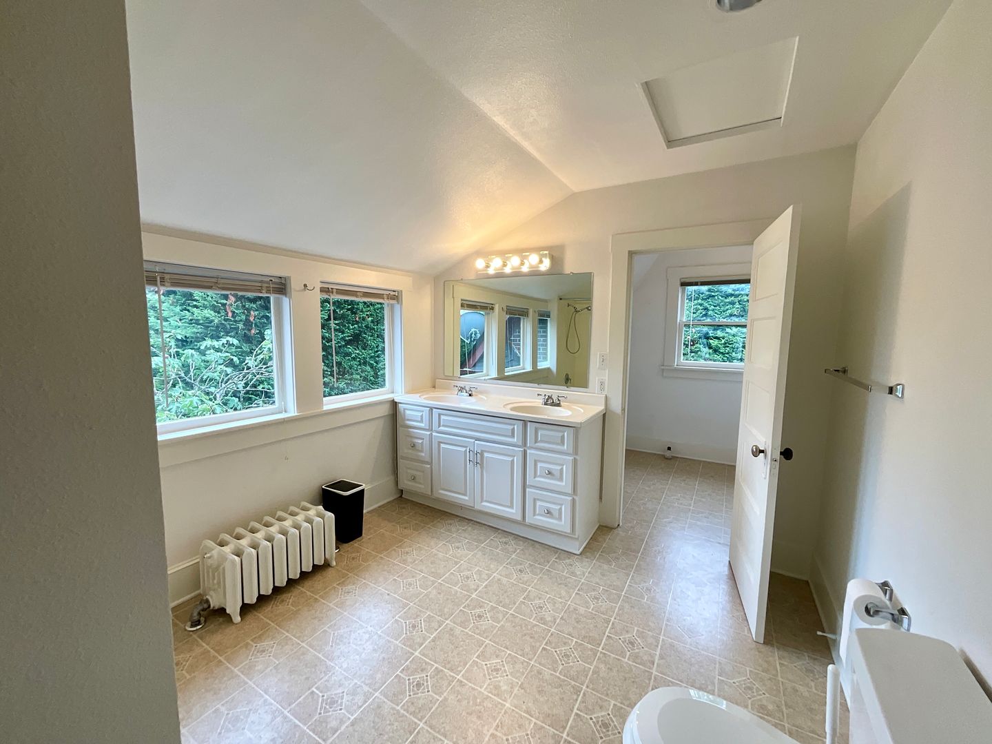 1425 32nd Ave S - Seattle - Washington - 3 bed, 2 bath rental property