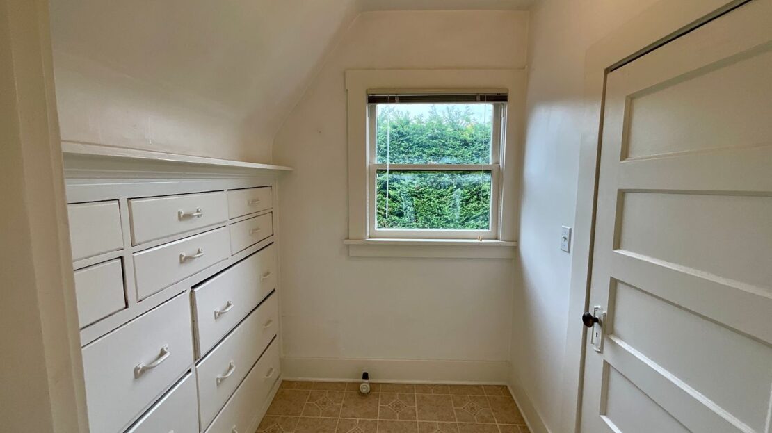 1425 32nd Ave S - Seattle - Washington - 3 bed, 2 bath rental property