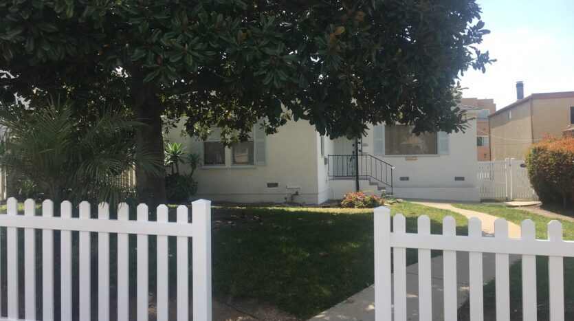 1451-1451 1/2 A & B Hornblend St - San Diego - California - 3 bed, 2 bath rental property