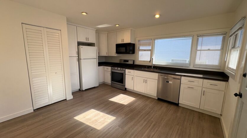 1451-1451 1/2 A & B Hornblend St - San Diego - California - 3 bed, 2 bath rental property