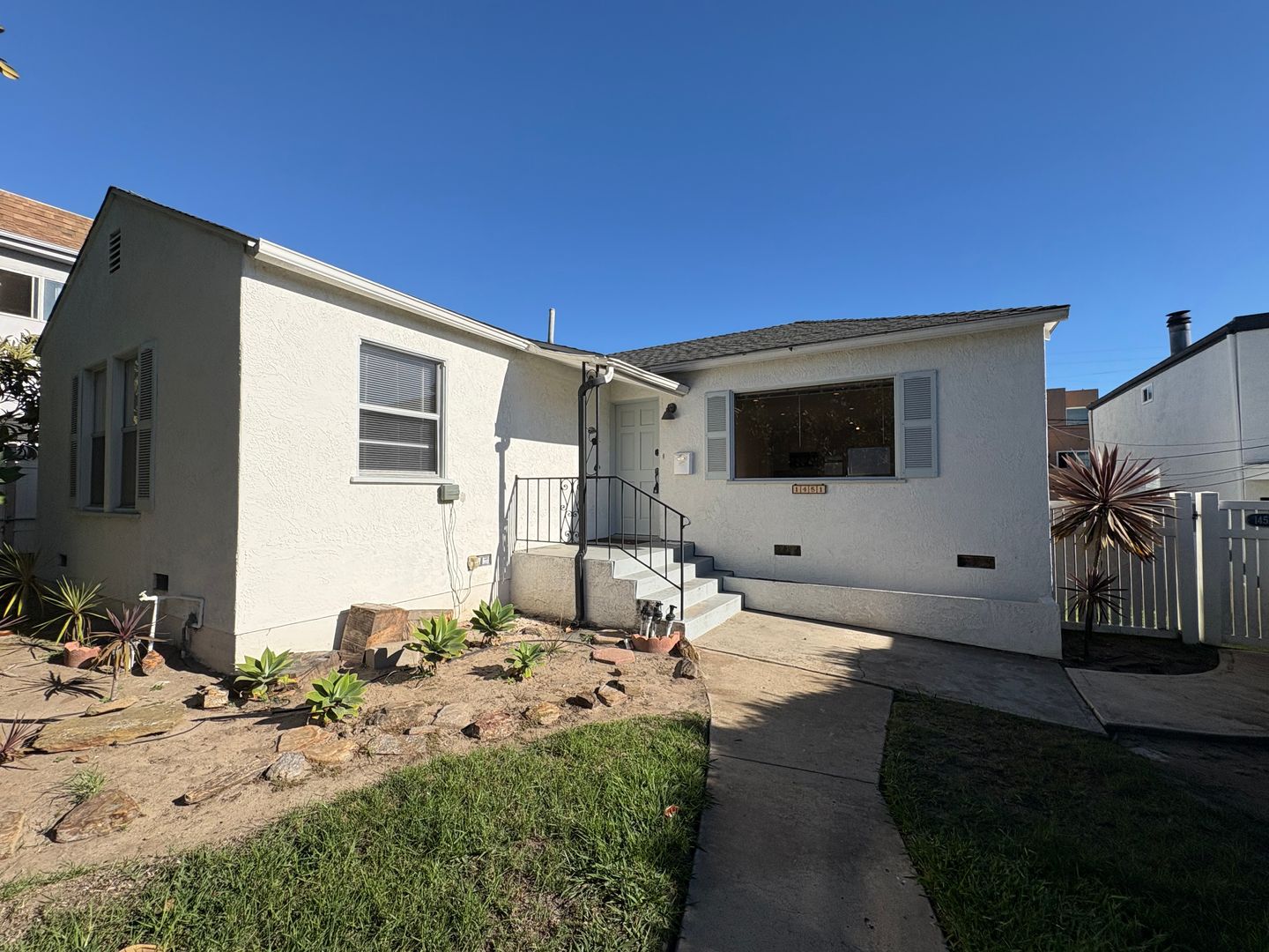 1451-1451 1/2 A & B Hornblend St - San Diego - California - 3 bed, 2 bath rental property