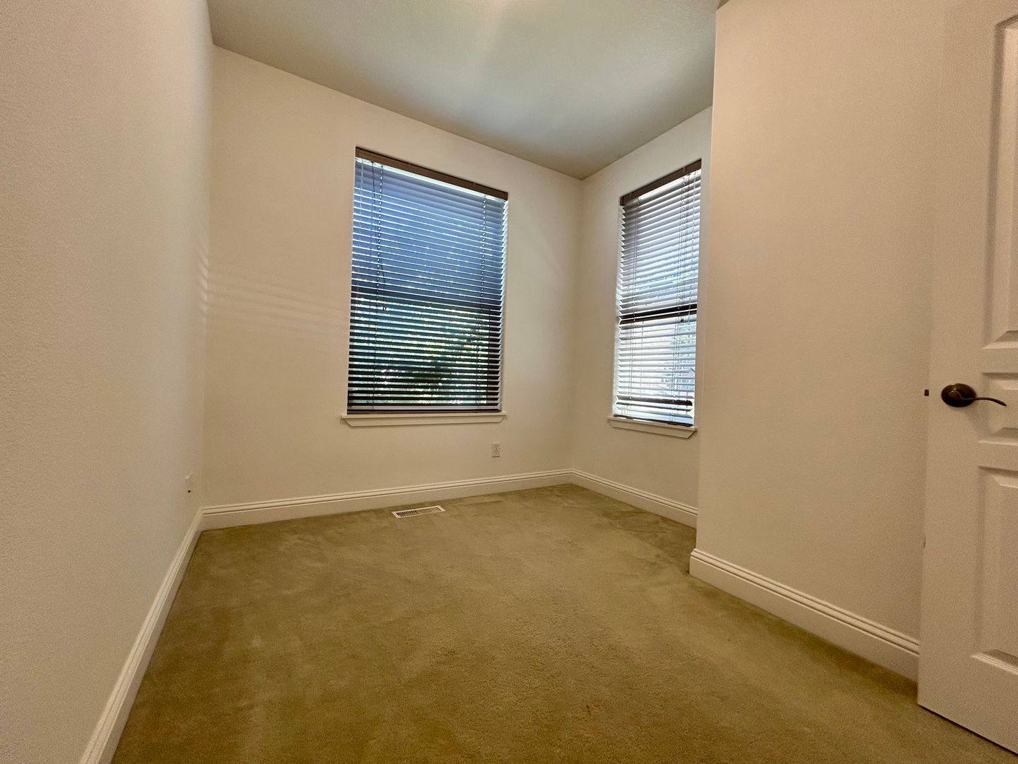 14714 NE 23rd Ave - Vancouver - Washington - 4 bed, 2.5 bath rental property