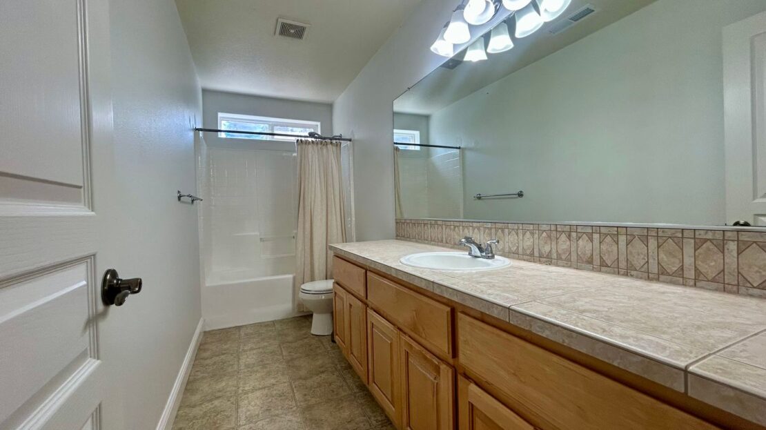 14714 NE 23rd Ave - Vancouver - Washington - 4 bed, 2.5 bath rental property