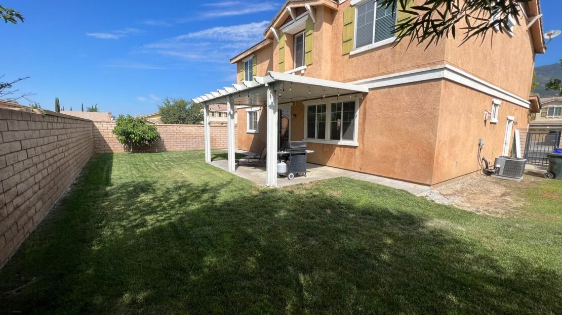 15131 Crane St - Fontana - California - 4 bed, 3 bath rental property