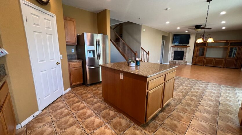 15131 Crane St - Fontana - California - 4 bed, 3 bath rental property