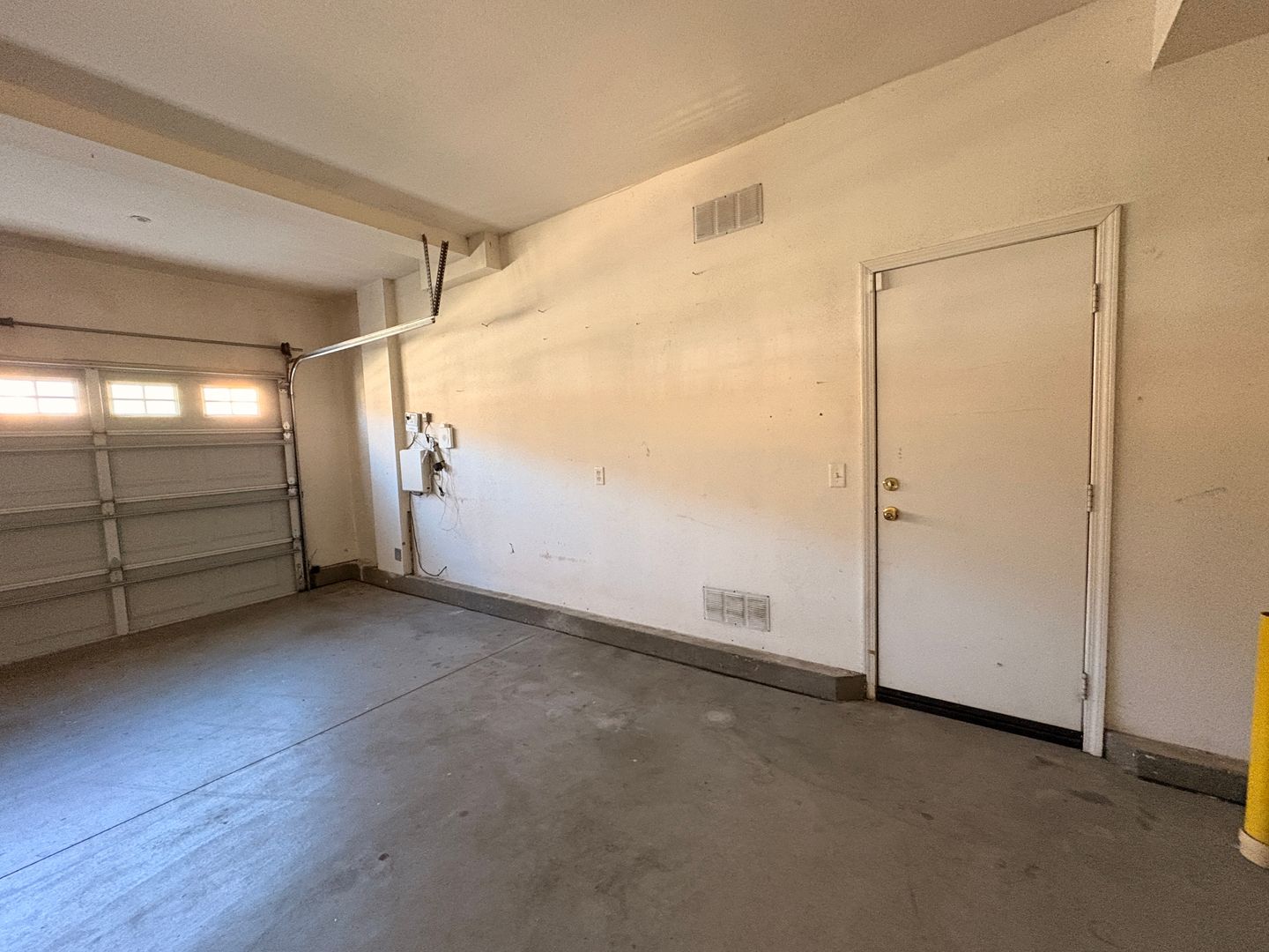 15131 Crane St - Fontana - California - 4 bed, 3 bath rental property