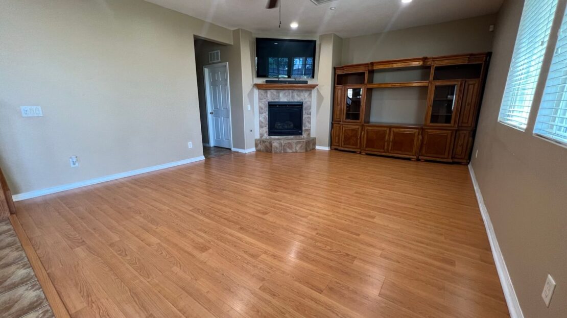 15131 Crane St - Fontana - California - 4 bed, 3 bath rental property