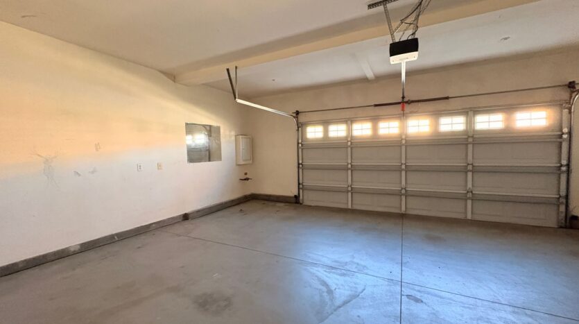 15131 Crane St - Fontana - California - 4 bed, 3 bath rental property