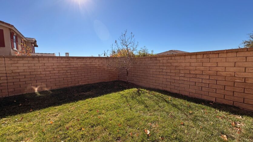 15131 Crane St - Fontana - California - 4 bed, 3 bath rental property