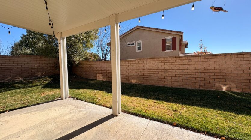 15131 Crane St - Fontana - California - 4 bed, 3 bath rental property