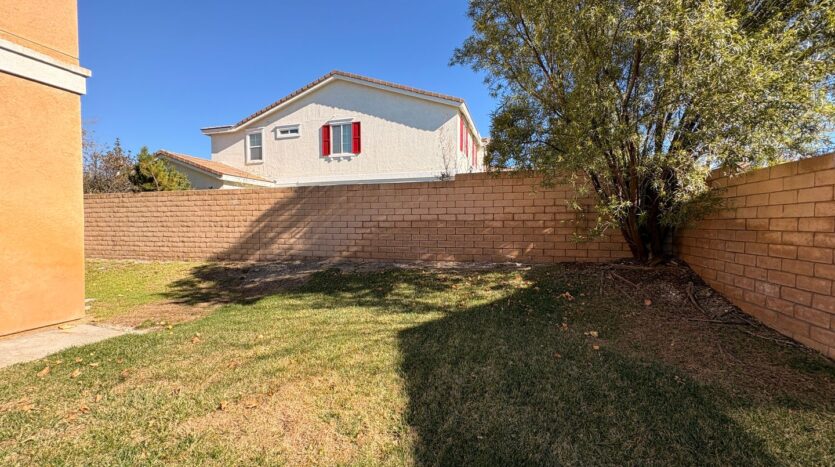 15131 Crane St - Fontana - California - 4 bed, 3 bath rental property