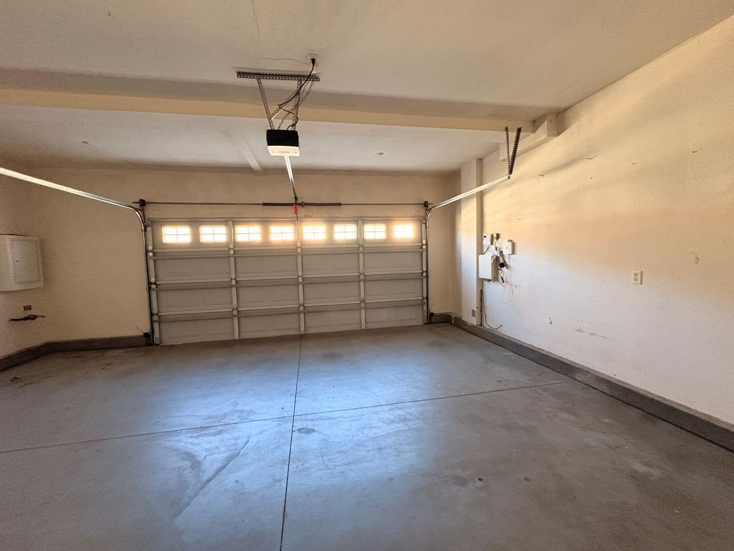 15131 Crane St - Fontana - California - 4 bed, 3 bath rental property