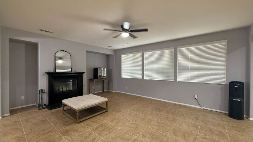 1520 W. Ave P6 - Palmdale - California - 6 bed, 4 bath rental property